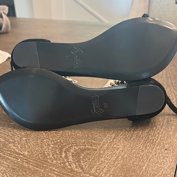 Women's Silver Chain Sandals - Picture 6 of 10